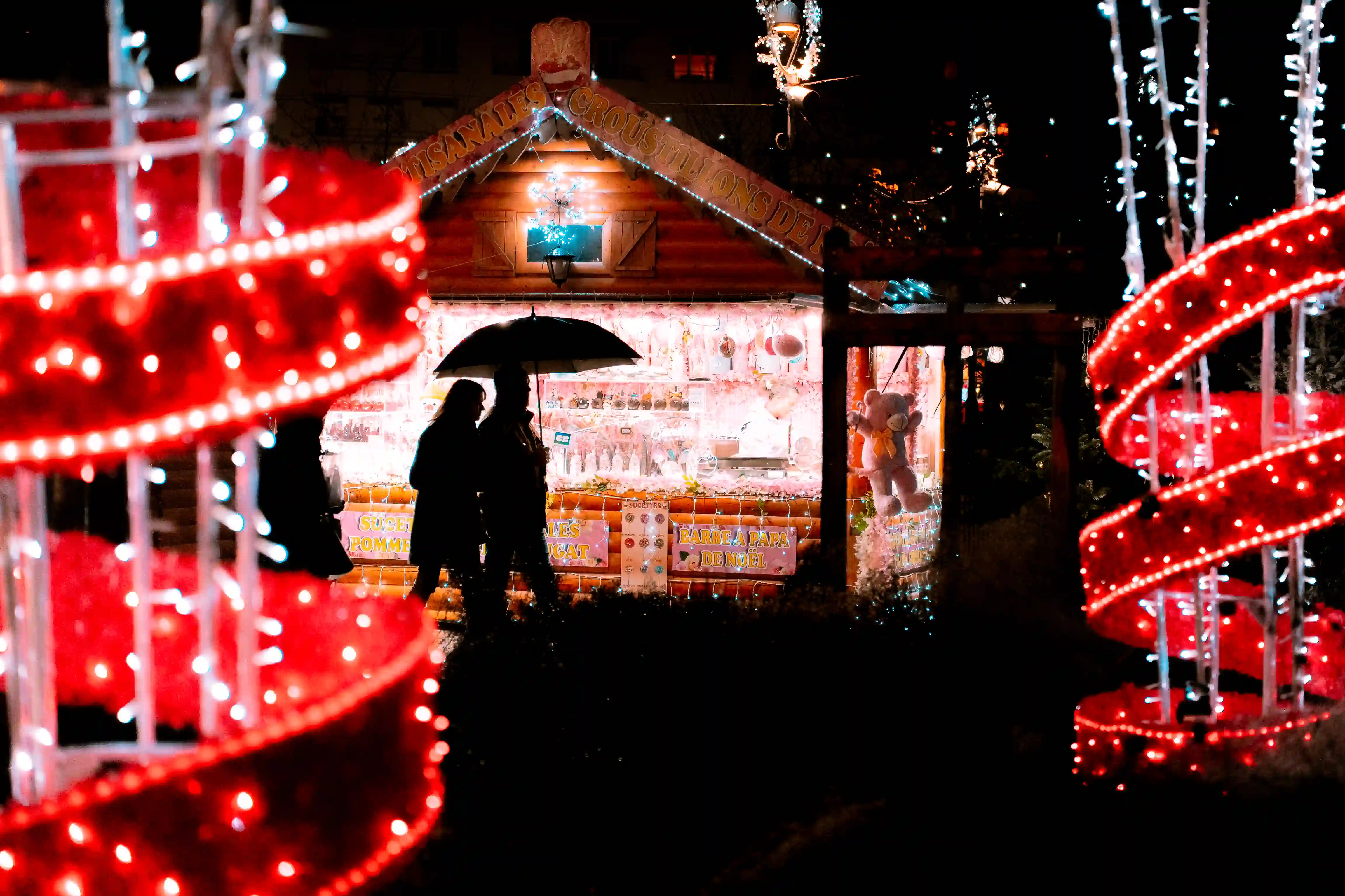 Photographie d'une cabane de Noël